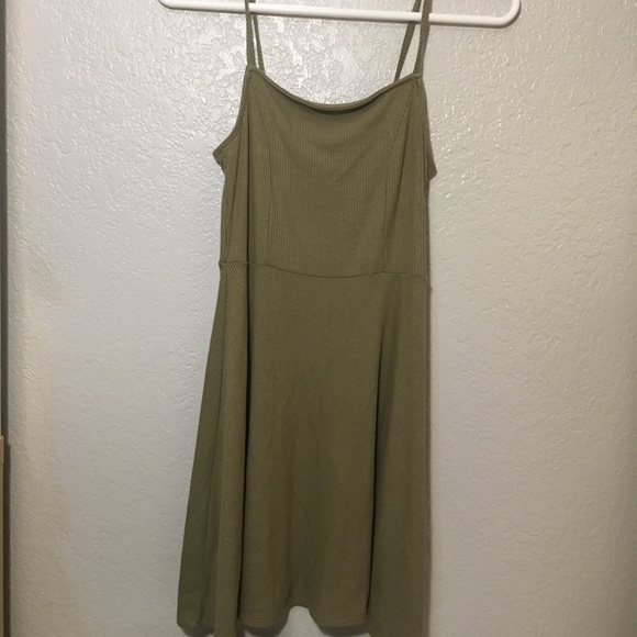 Flowy Dress - Picture 2 of 3